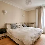 Nice Apartment For 4 People - Paris 16